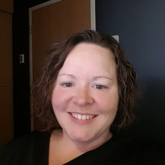 Meet your Posher, Mandi - Picture 1 of 1